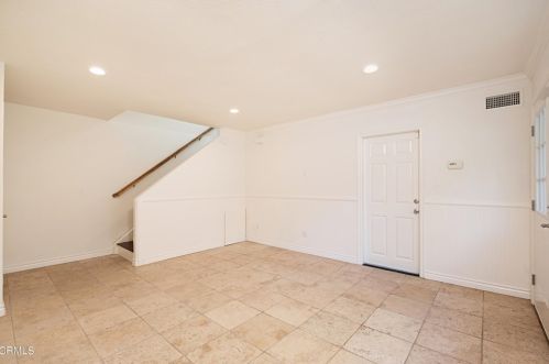 257 Highland Dr, Oxnard, CA 93035-4412