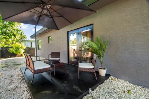 1401 3rd Ave, Dania Beach FL  33004-4214 exterior