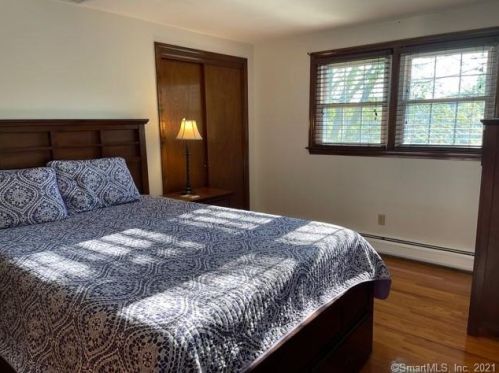 109 Longview Dr, Windsor CT  06095-3806 exterior