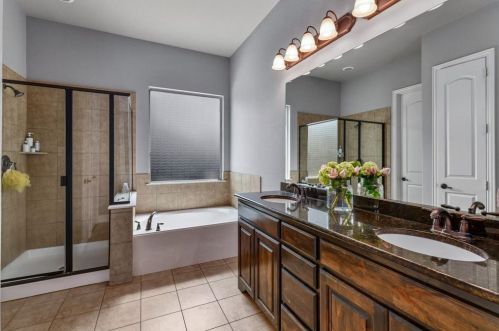 1155 Sunlight Dr, Lewisville TX  75028-4051 exterior