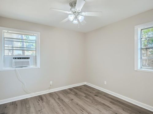 1922 Muret St, Irving TX 75062-6972 exterior