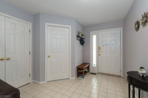 114 Castleton Rd, Princeton NJ  08540-1656 exterior