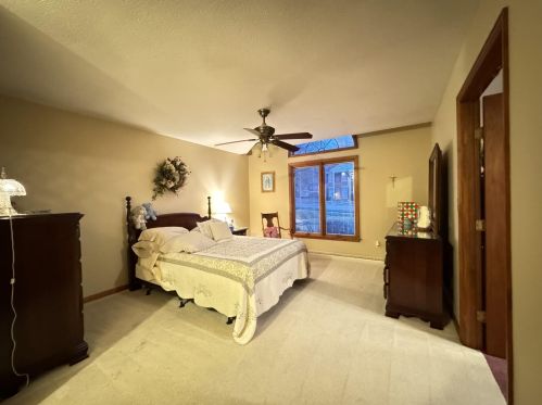 1 Cedar Pt, Newport KY  41076-1743 exterior