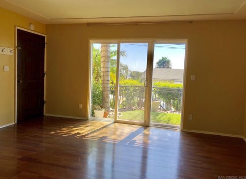 1660 Linwood St, San Diego CA 92110-2830 exterior