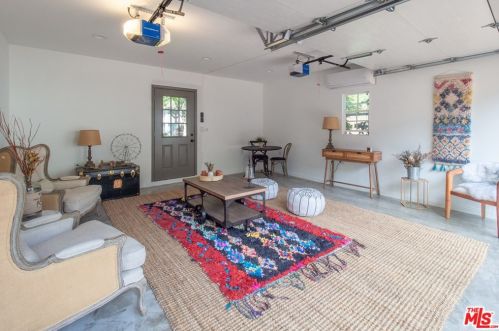 2621 Glenoaks Blvd, Glendale CA  91206-3108 exterior