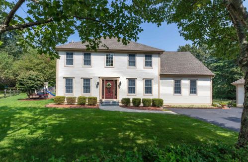 8 Canter Ct, Nashua, NH 03063-2930