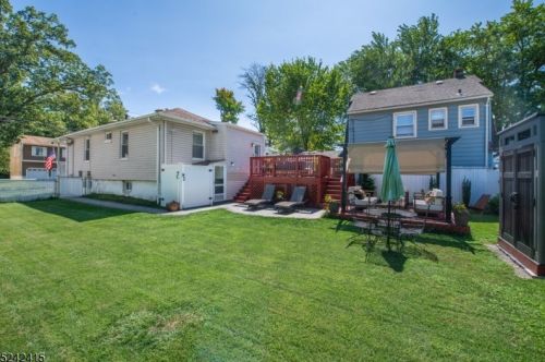 33 Grey Rock Ave, Little Falls NJ  07424-1218 exterior