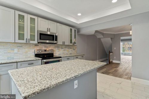 1512 Grange Ave, Philadelphia, PA 19141-2512