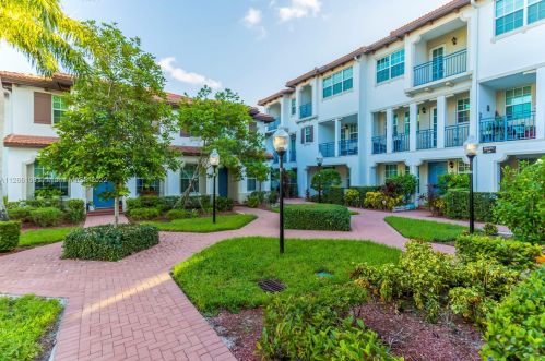 12008 28th Ct, Hollywood, FL 33025