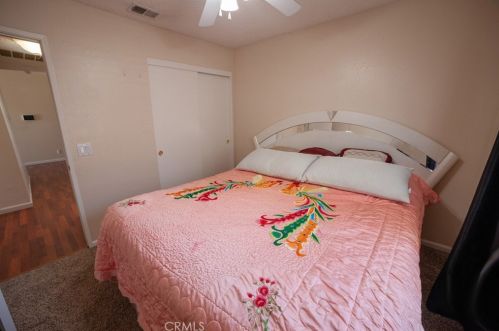 2869 La Vida Dr, Lancaster CA  93535-5873 exterior