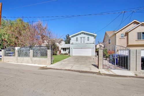 30647 Arlington St, Santa Clarita, CA 91384-2447