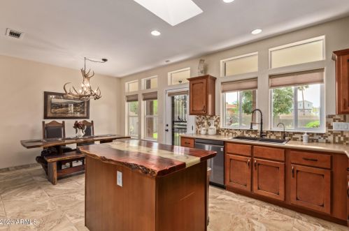 34118 12th St, Phoenix AZ  85085-7751 exterior