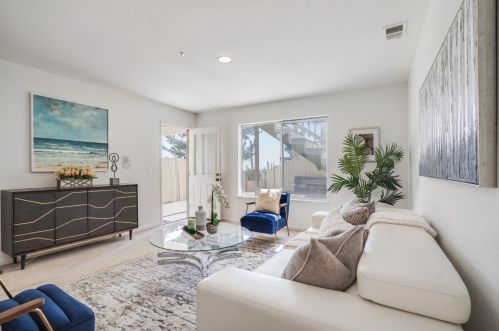 1063 Schwerin St, Daly City CA  94014-1622 exterior