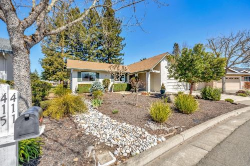 411 Twin Lakes Cir, Santa Rosa, CA 95409-6448