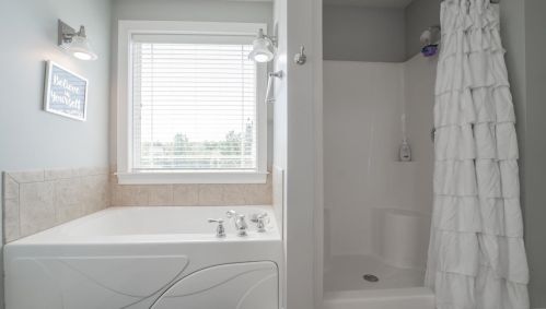 101 Muirfield Dr, Valpo IN  46385-6277 exterior