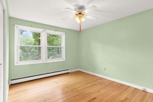 1 Nolet Ave, Salem NH  03079-1756 exterior