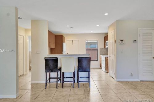 711 3rd Pl, Dania Beach FL  33004-4924 exterior