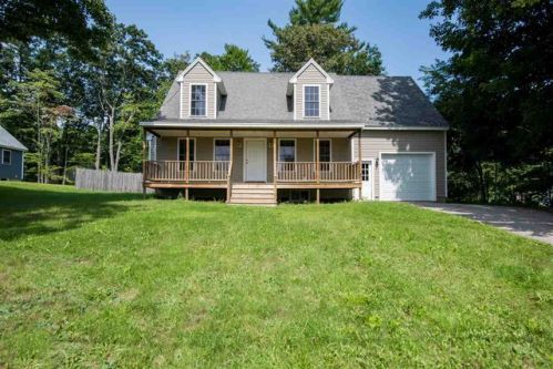 20 Coombs Rd, Somersworth, NH 03878-2002