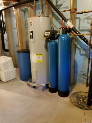 9 Equestrian Way, Poughquag NY  12570-5901 exterior