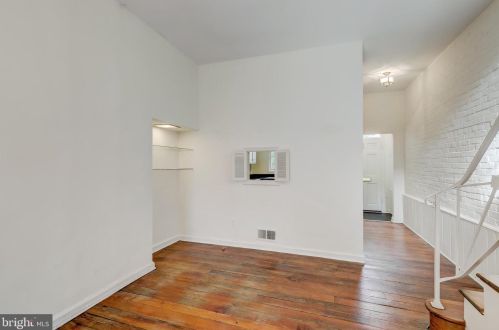 109 7 St, Washington DC  20003-1212 exterior