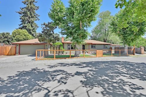 603 Clover Dr, Santa Rosa, CA 95401-5004
