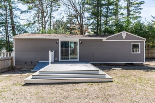 35 Pine Tree Rd, Coventry RI  02816-7001 exterior