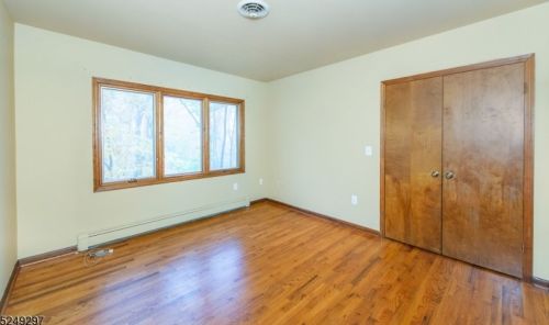 5 Round Hill Ter, Kinnelon NJ  07405-3217 exterior