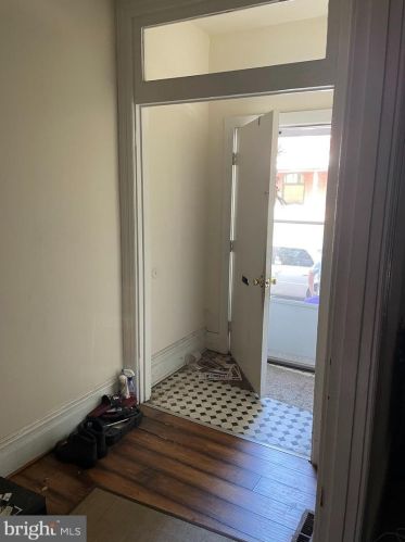 519 Emerald St, Harrisburg, PA 17110-2325