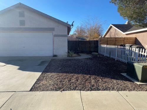 43823 Tranquility Ct, Lancaster, CA 93535-6112