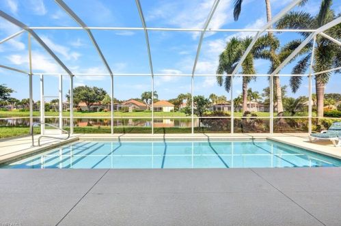 4313 Queen Elizabeth Way, Naples, FL 34119-9587