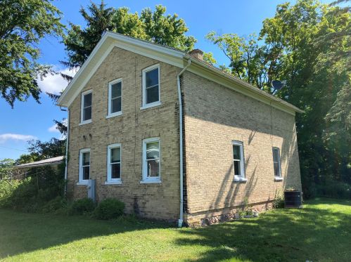 12410 Centerville Rd, Cleveland, WI 53015-1306