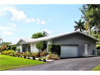 9790 132nd Ter, Miami, FL 33176-6133