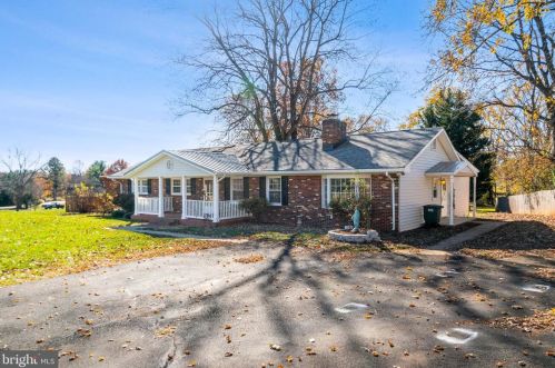 14403 Otis Ct, Haymarket, VA 20169-2402
