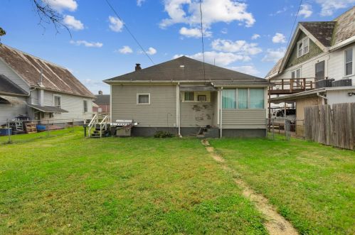 454 Chestnut St, Nelsonville OH  45764-1427 exterior