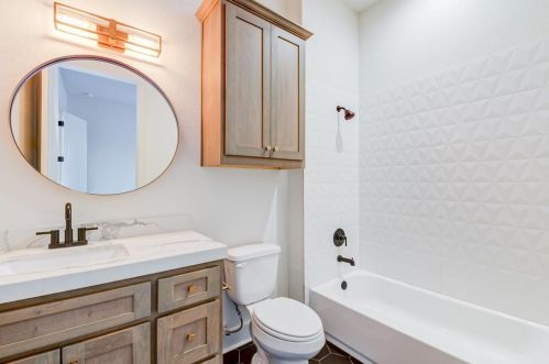 2017 27 St, Galveston TX 77550-7820 exterior