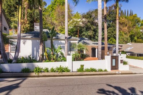 3721 Dixie Canyon Ave, Van Nuys, CA 91423-4825