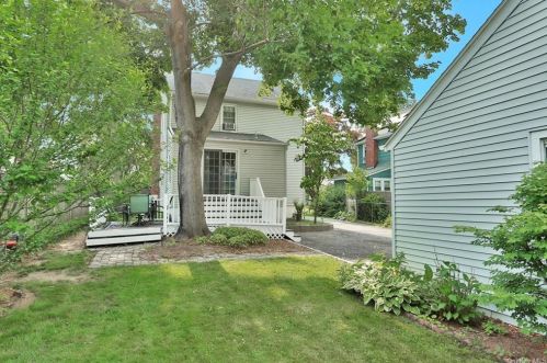 15 Seneca Rd, Crotonville, NY 10562-3824