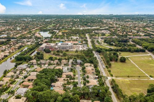 6711 Royal Orchid Cir, Delray Beach FL  33446-4338 exterior