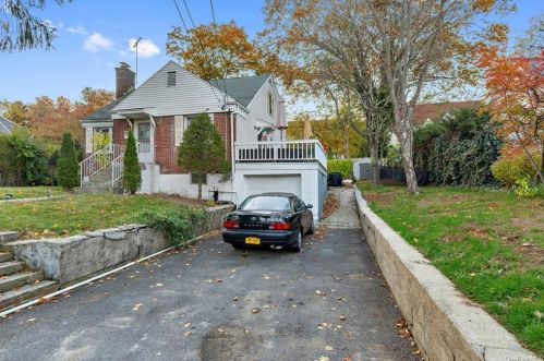 262 Old Mamaroneck Rd, White Plains, NY 10605-3319