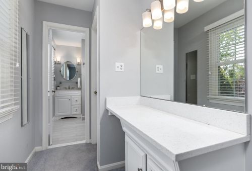 1125 Artic Quill Rd, Herndon VA  20170-3603 exterior