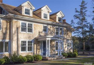 12 Baycrest Ave, North Bellport, NY 11713-2602