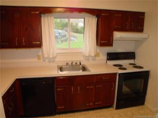 81 Homestead Ln, Brookfield Center CT  06804-2610 exterior