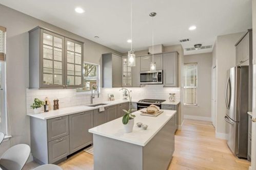 12741 Council Bluff Dr, Austin TX  78727-2617 exterior