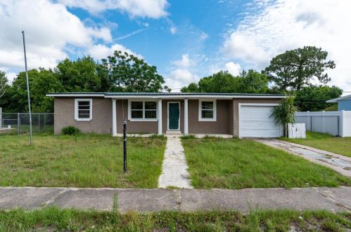892 Rockhill St, Deltona, FL 32725-9251