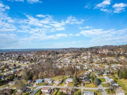 2422 Rolling Farms Rd, Glenshaw PA  15116-2564 exterior