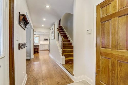 6421 Hyacinth Ln, Milwaukee, WI 53217-4052