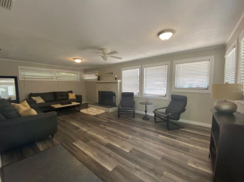 703 Boundary Ave, Deland, FL 32720-3104