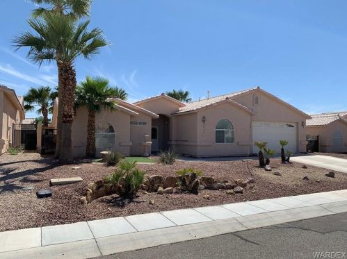 1906 Emerald Lake Dr, Bullhead City, AZ 86426-6781