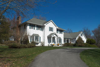 11 Forrest Way, Poughkeepsie, NY 12603-3840