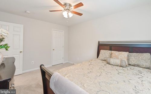 1746 Ann Scarlet Ct, Woodbridge VA  22191-3992 exterior